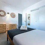 아파트 Modern 2 Bdr Flat W/balcony And Pool By Lovelystay 알부페이라