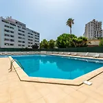 아파트 Modern 2 Bdr Flat W/balcony And Pool By Lovelystay *