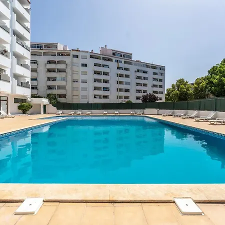 Modern 2 Bdr Flat W/balcony And Pool By Lovelystay Apartment *