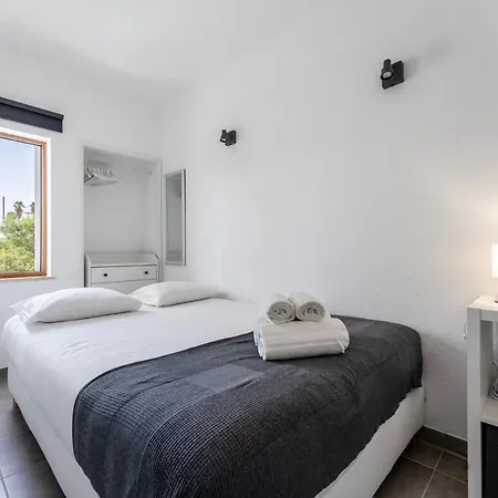 Modern 2 Bdr Flat W/balcony And Pool By Lovelystay Albufeira