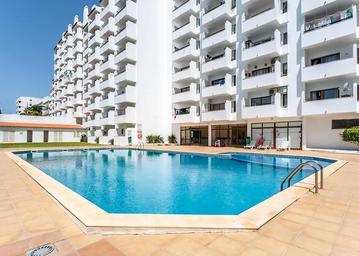 Modern 2 Bdr Flat W/balcony And Pool By Lovelystay Albufeira