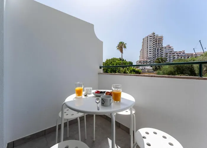 Daire Modern 2 Bdr Flat W/balcony And Pool By Lovelystay *