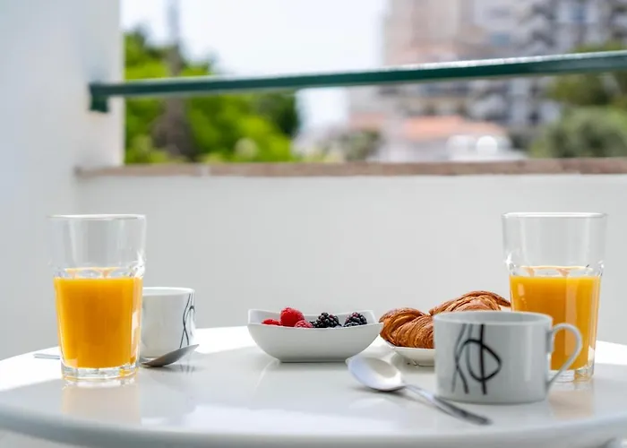 Modern 2 Bdr Flat W/balcony And Pool By Lovelystay Daire