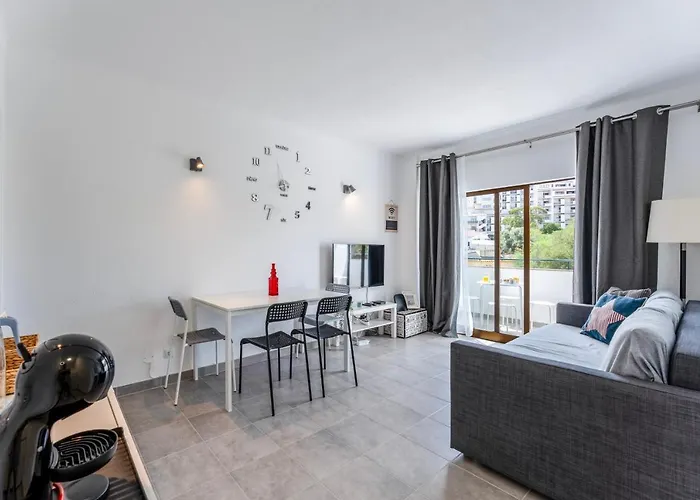 Modern 2 Bdr Flat W/balcony And Pool By Lovelystay * Albufeira