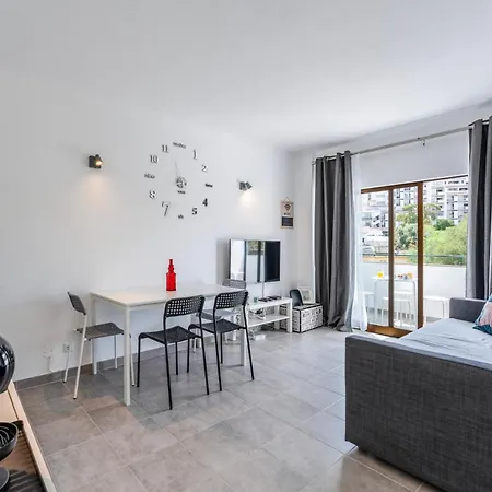 Modern 2 Bdr Flat W/balcony And Pool By Lovelystay * Albufeira