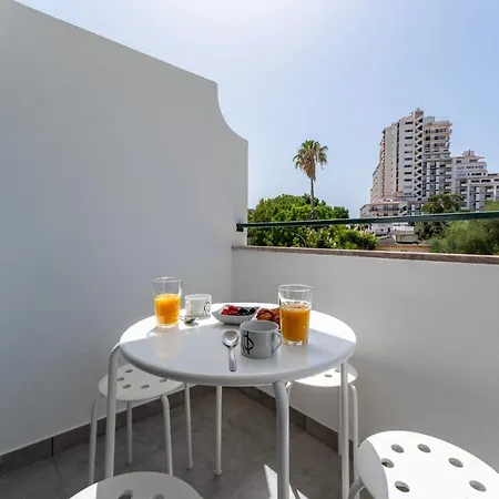 Apartamento Modern 2 Bdr Flat W/balcony And Pool By Lovelystay *